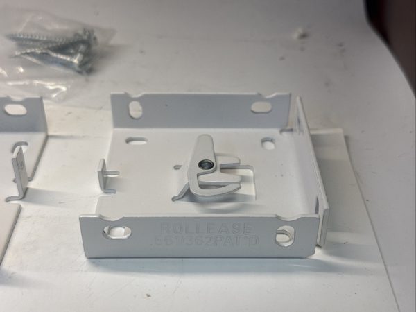 RollEase R-Series RB362RTNW 3 Inch Fascia Bracket - (Lot of 2) - Image 3
