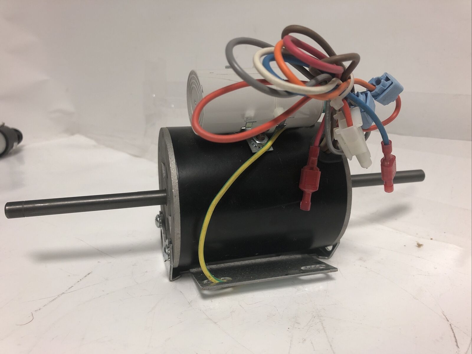 Induction Motor 120V , 1660RPM , Double Shaft , Class B