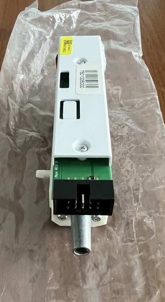 Hunter Douglas PowerView Gen2 Repeater Hub Extender (Model 7545000000) - White, Motorized Shade Range Extender