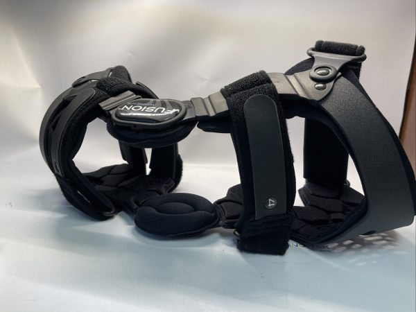 Breg Custom OA Knee Brace Right Leg Side, Womens Fusion - Image 4