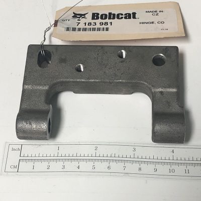 Hinge-CO-7183981-Genuine-Bobcat-Parts-NEW-114759063095