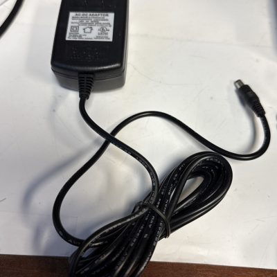 24V 1A 24W DC Power Supply Adapter 100V-240V