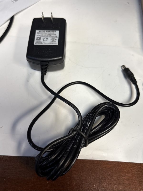 24V 1A 24W DC Power Supply Adapter 100V-240V